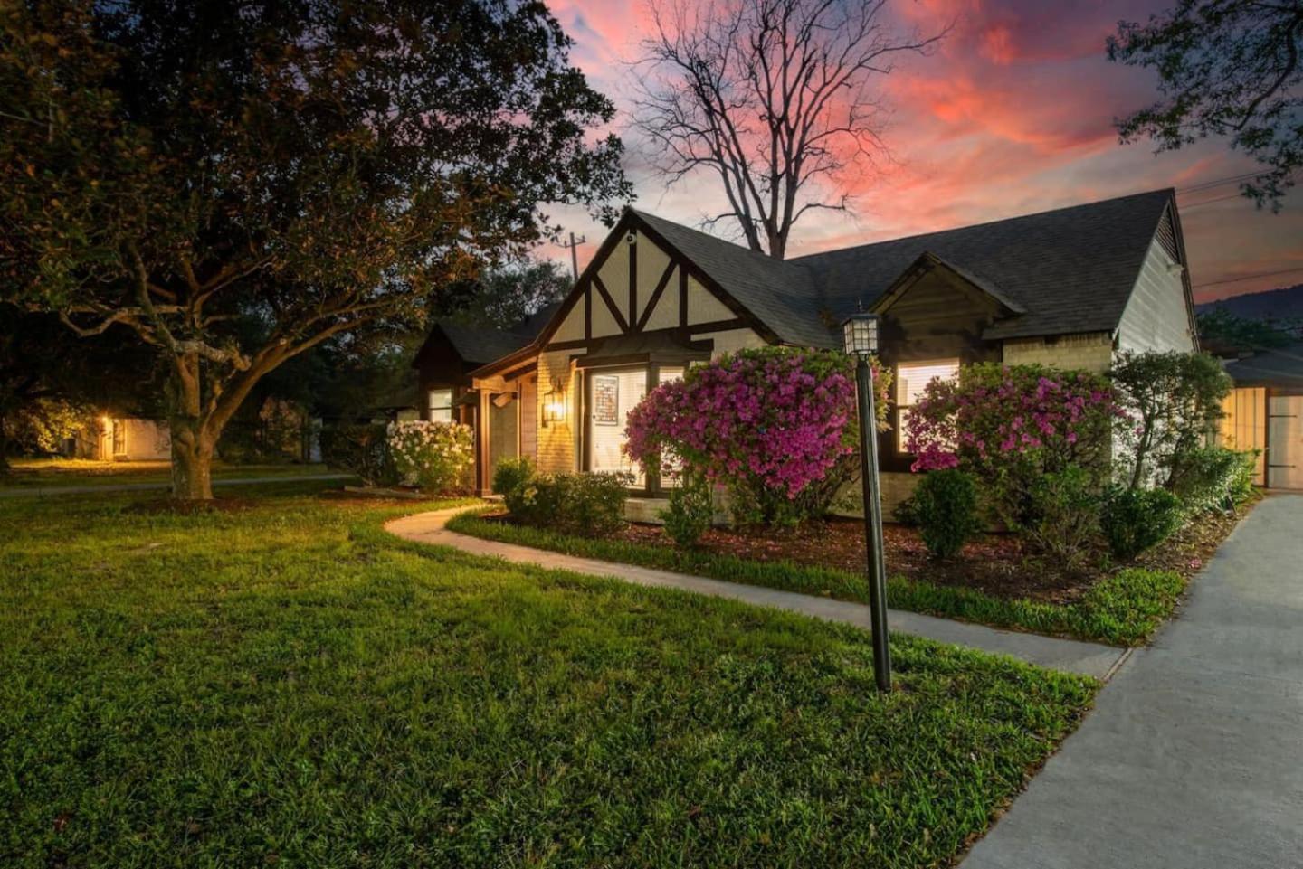 Western Oaks Retreat Х'юстон Екстер'єр фото